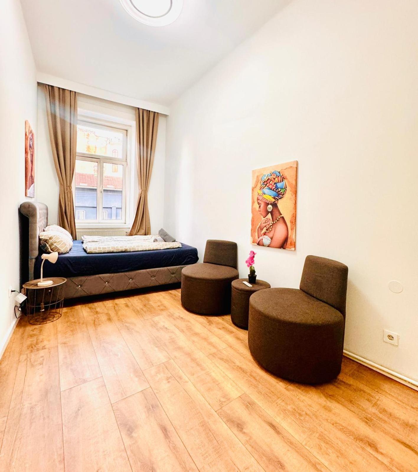 Cozy 9Br Shared Apartment, Only 12Min Walk To Augarten Vienna Exterior photo