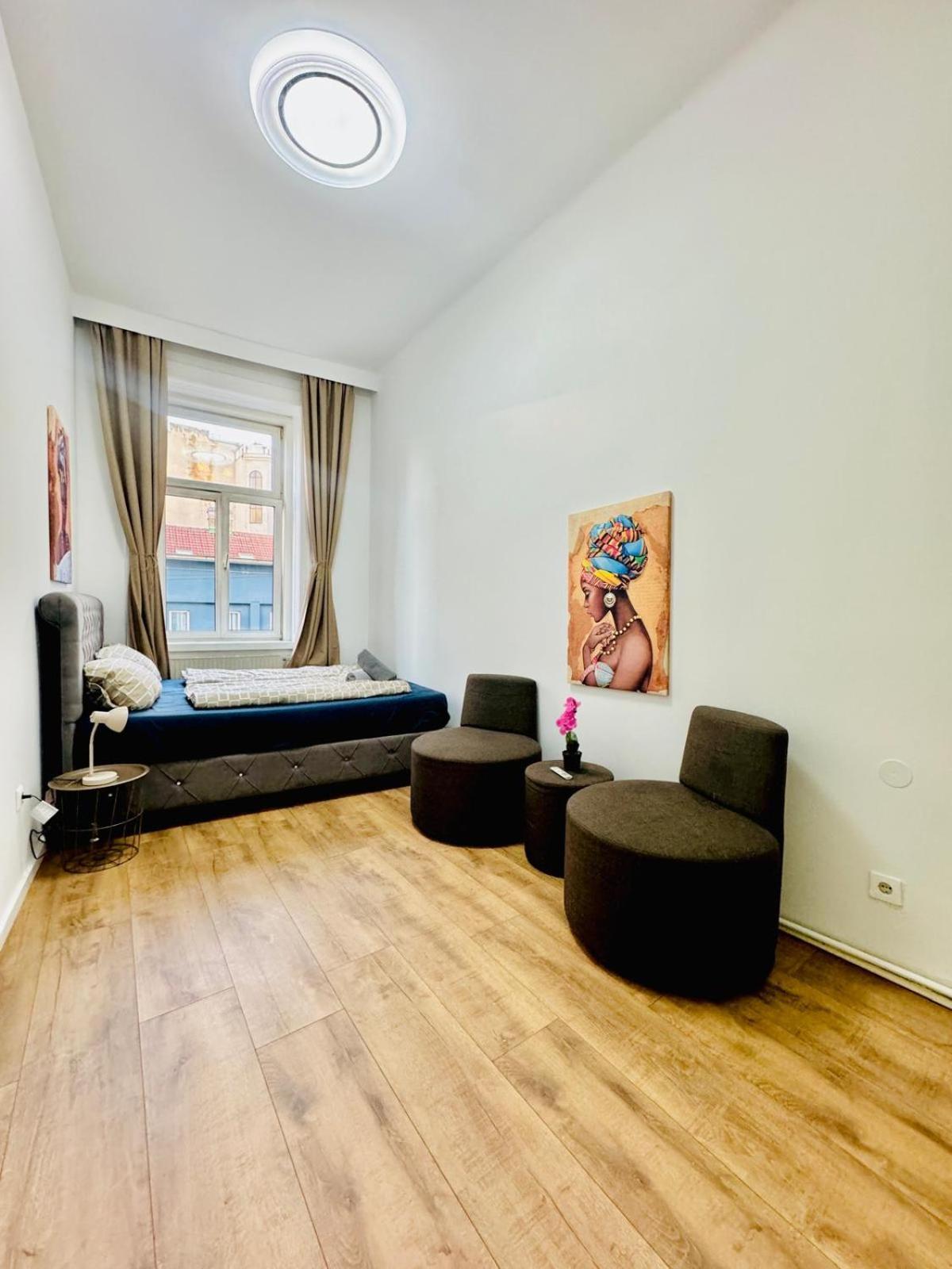 Cozy 9Br Shared Apartment, Only 12Min Walk To Augarten Vienna Exterior photo