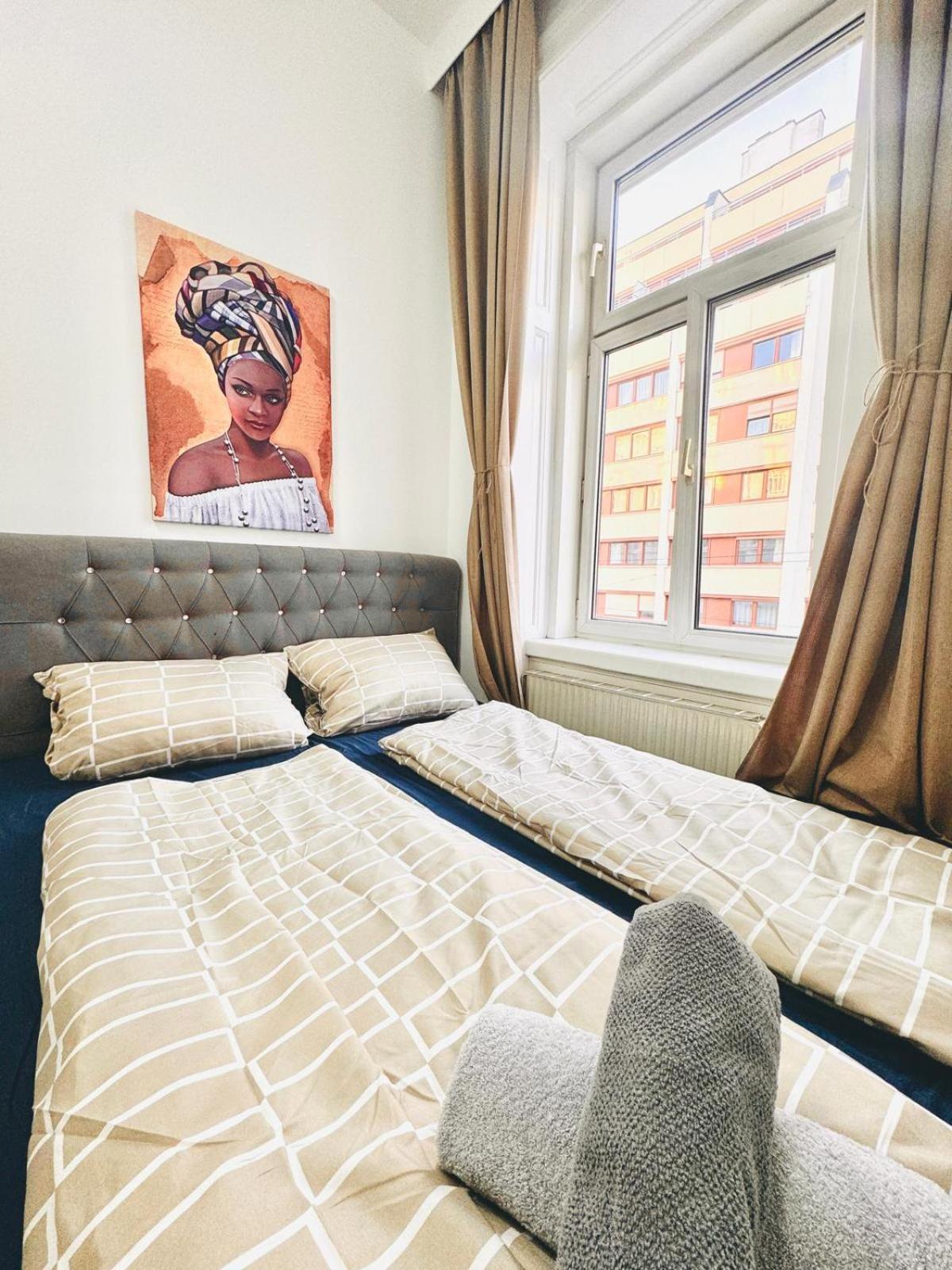 Cozy 9Br Shared Apartment, Only 12Min Walk To Augarten Vienna Exterior photo