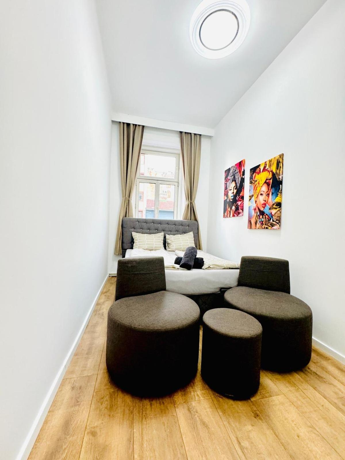 Cozy 9Br Shared Apartment, Only 12Min Walk To Augarten Vienna Exterior photo