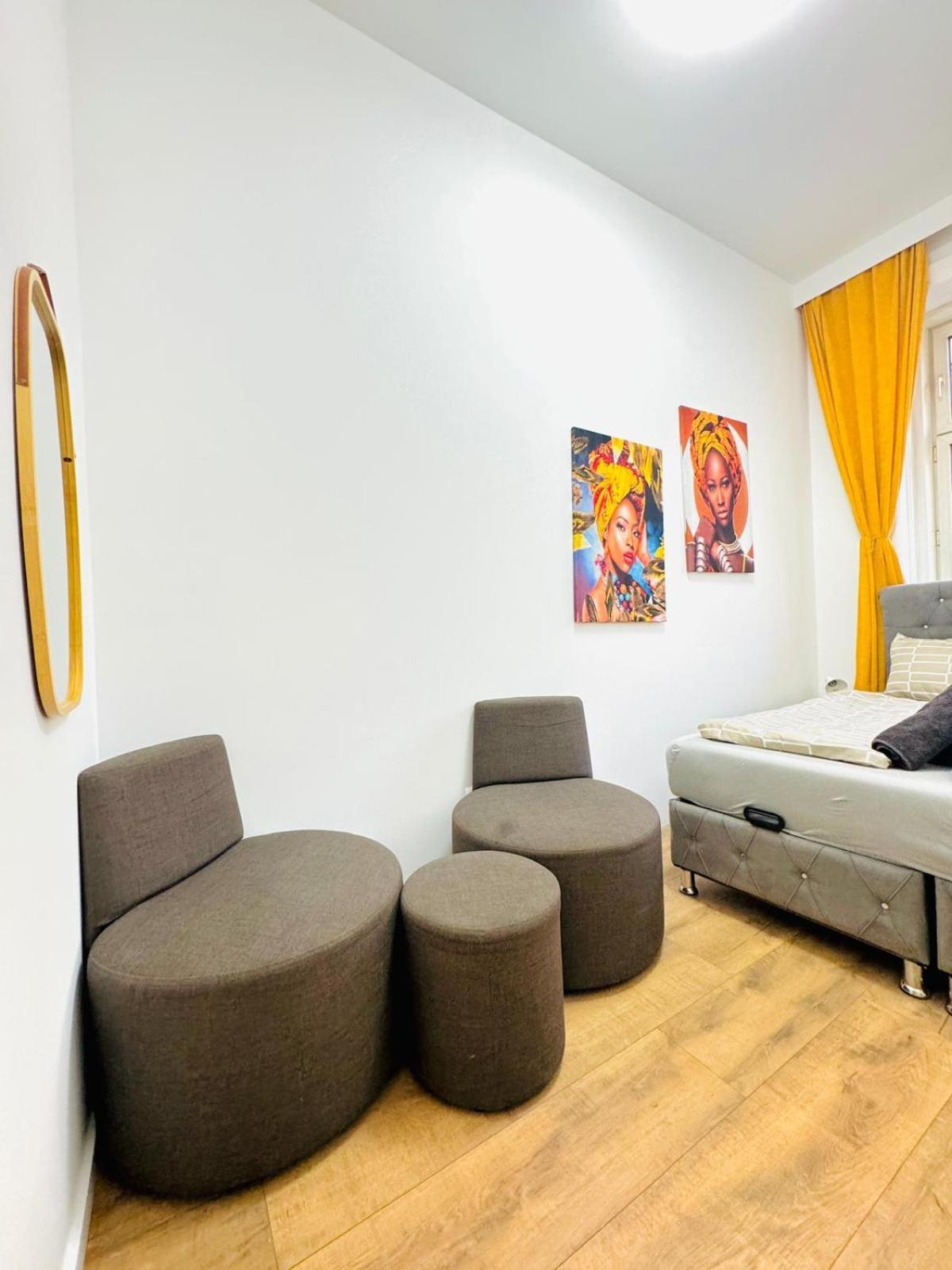 Cozy 9Br Shared Apartment, Only 12Min Walk To Augarten Vienna Exterior photo