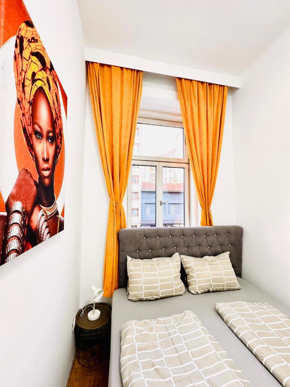 Cozy 9Br Shared Apartment, Only 12Min Walk To Augarten Vienna Exterior photo