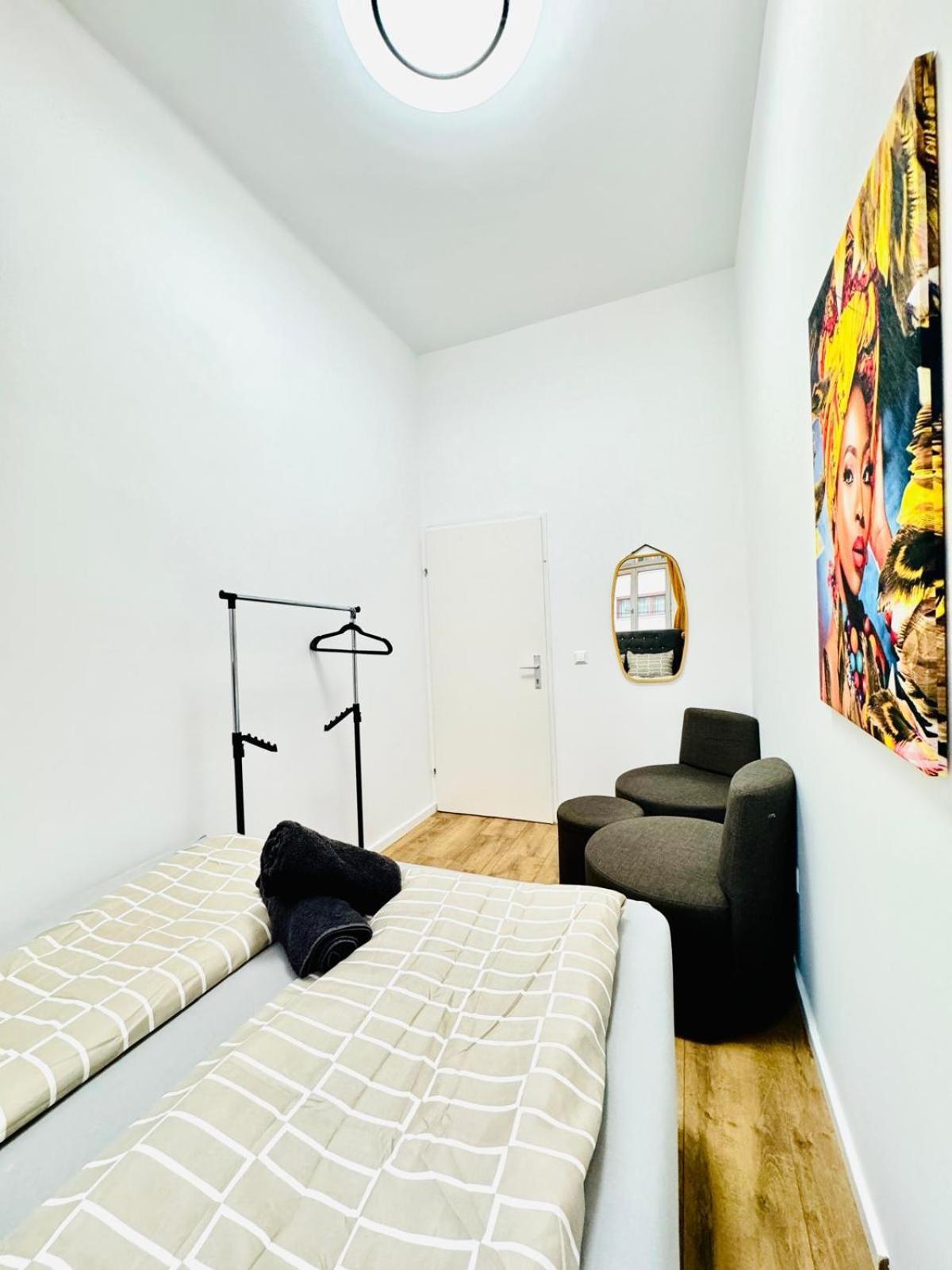Cozy 9Br Shared Apartment, Only 12Min Walk To Augarten Vienna Exterior photo