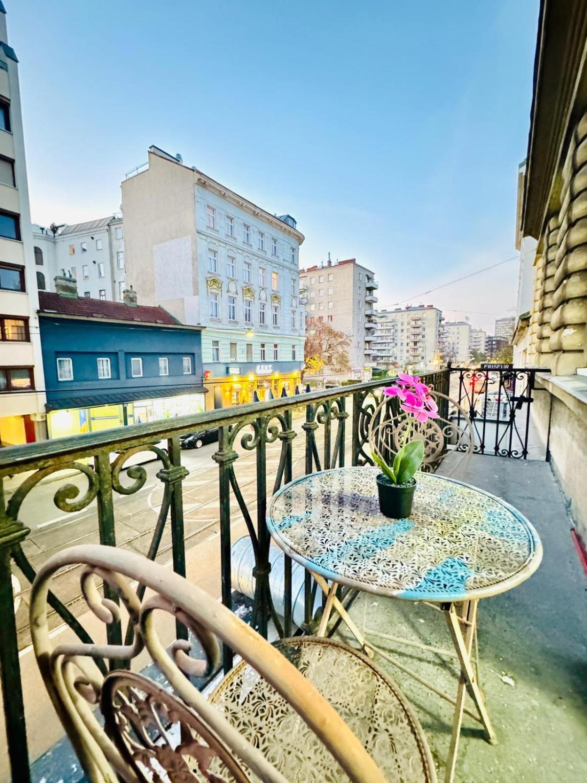 Cozy 9Br Shared Apartment, Only 12Min Walk To Augarten Vienna Exterior photo