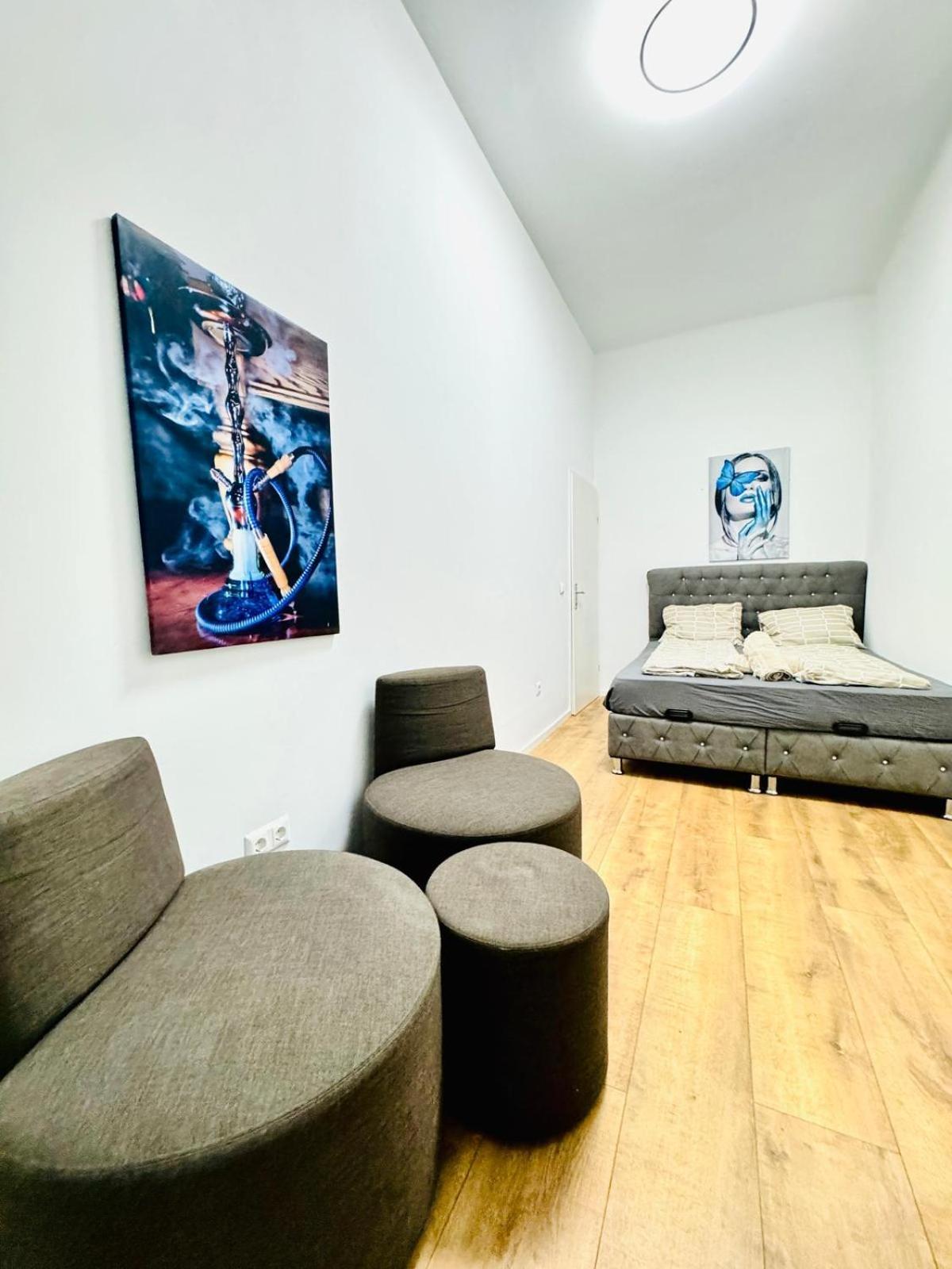 Cozy 9Br Shared Apartment, Only 12Min Walk To Augarten Vienna Exterior photo