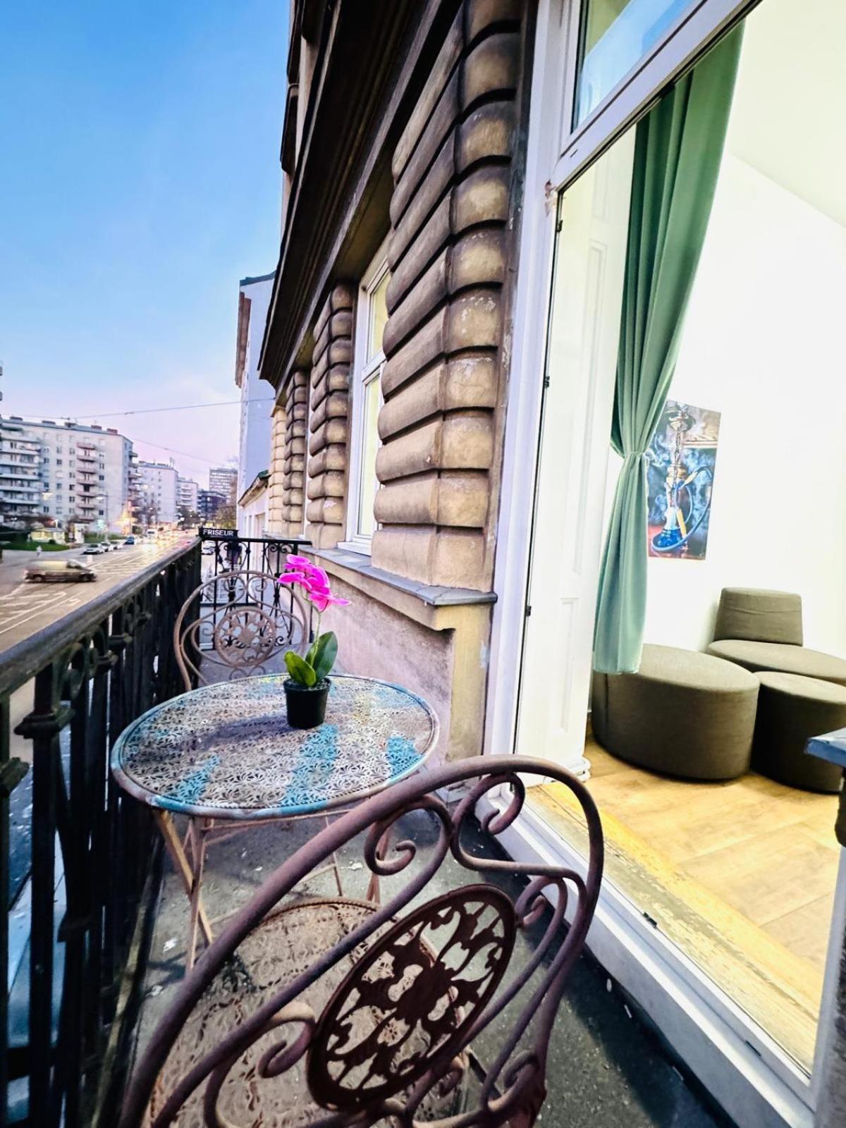 Cozy 9Br Shared Apartment, Only 12Min Walk To Augarten Vienna Exterior photo