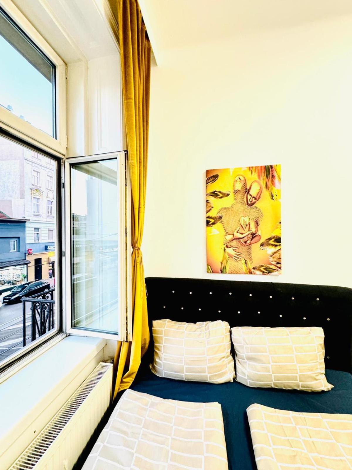 Cozy 9Br Shared Apartment, Only 12Min Walk To Augarten Vienna Exterior photo