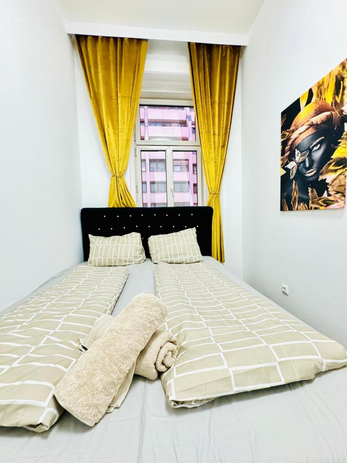 Cozy 9Br Shared Apartment, Only 12Min Walk To Augarten Vienna Exterior photo