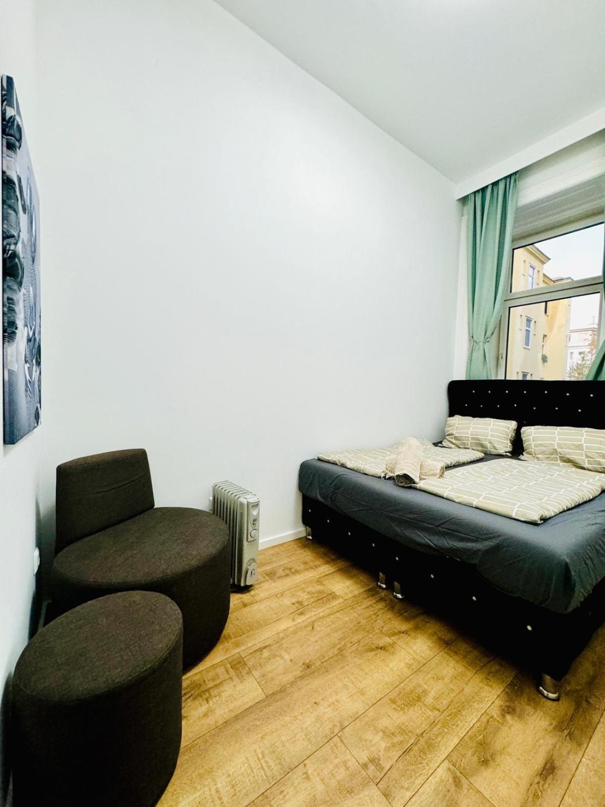 Cozy 9Br Shared Apartment, Only 12Min Walk To Augarten Vienna Exterior photo